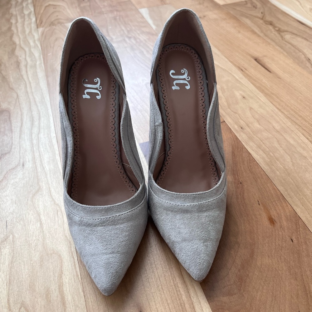 Grey suede pump. Size 7.5. ~4 inch heel